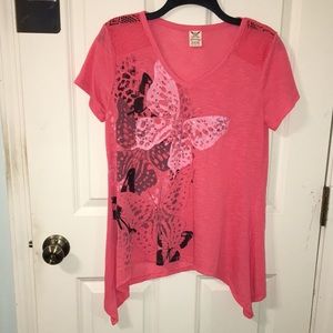 FREE WITH ANY PURCHASE Coral Shark Bite Graphic Butterfly T Shirt M